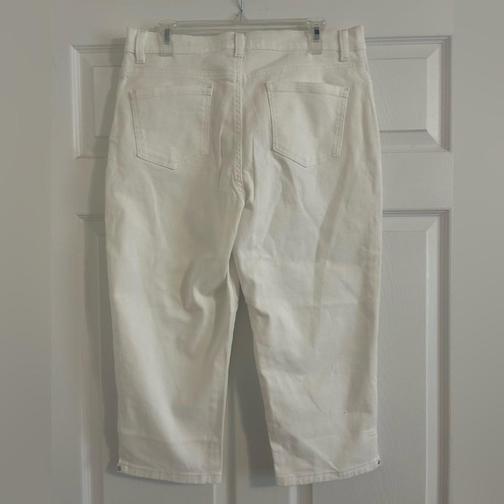 Gloria Vanderbilt  Capris Amanda’s style.